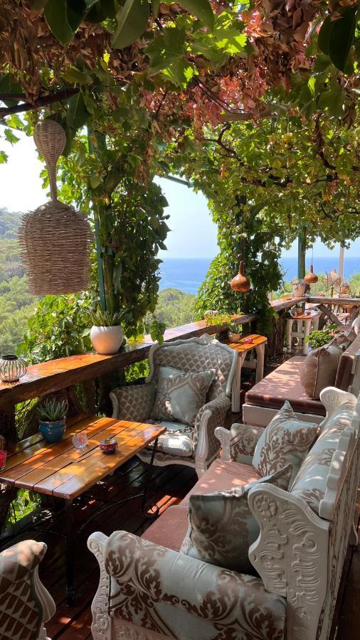 Large Bungalow With Sea View In Kabak Bay, Oeluedeniz フェティエ エクステリア 写真