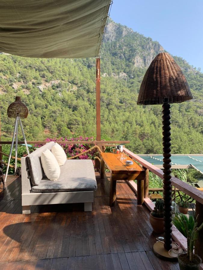 Large Bungalow With Sea View In Kabak Bay, Oeluedeniz フェティエ エクステリア 写真